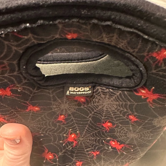 Bogs size 12 kids - black rubber with red creepy crawly (spiders) preloved - Picture 7 of 7